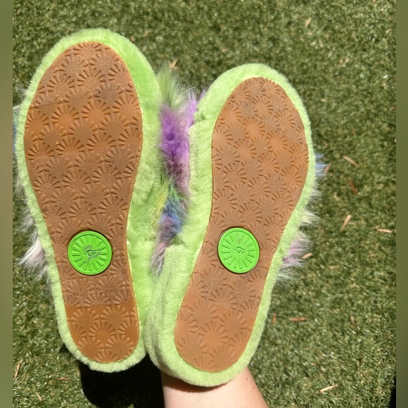 UGG- Slippers - Picture 2 of 4